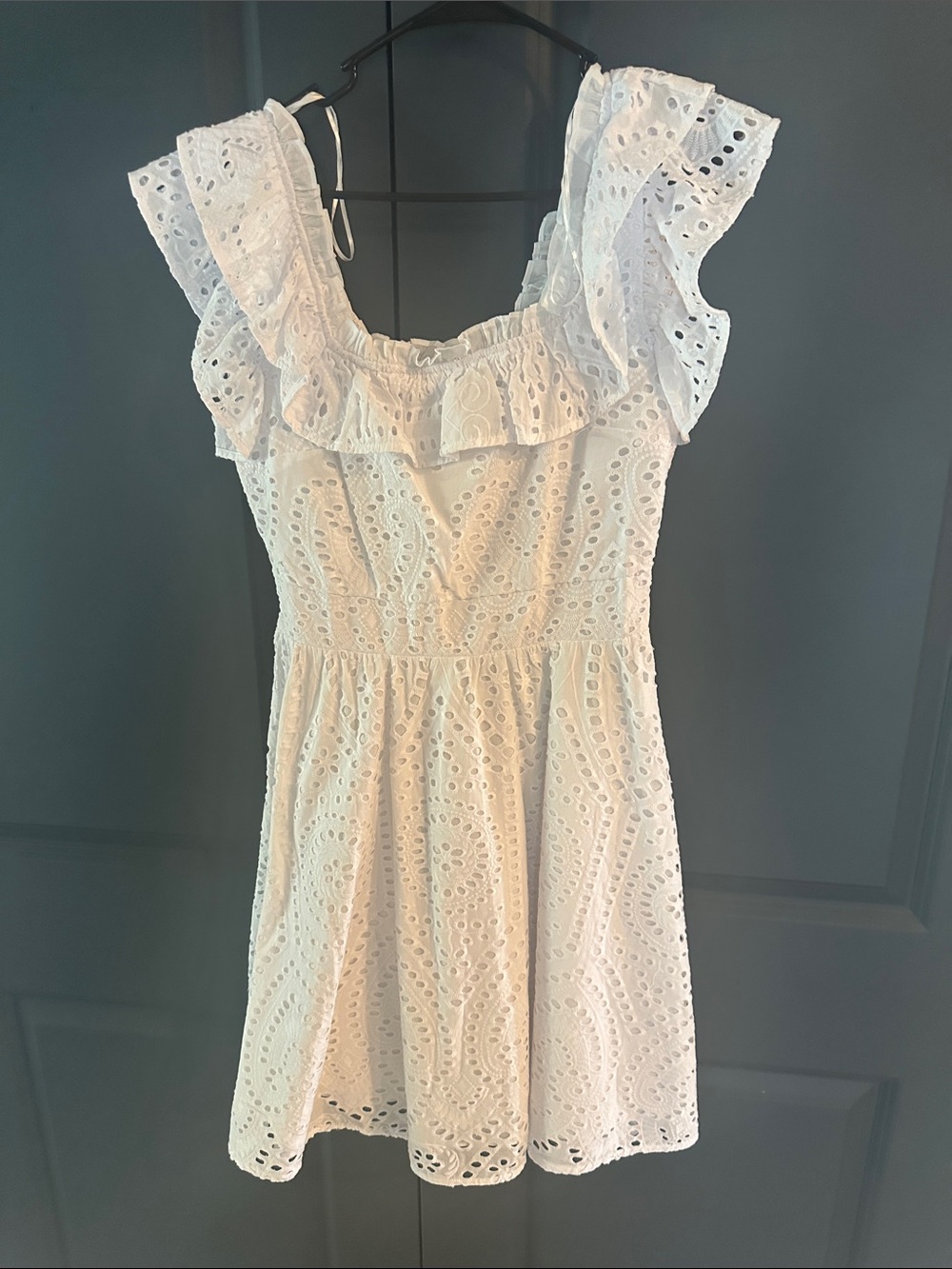 Ryegrass White Ruffled Neck Blouse